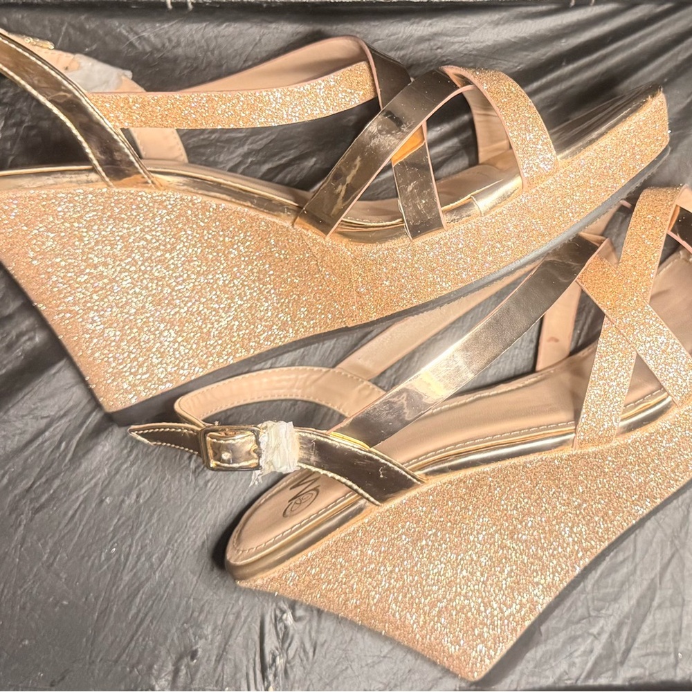 Women's Gold Elegant Platform Sandals -Sz10
